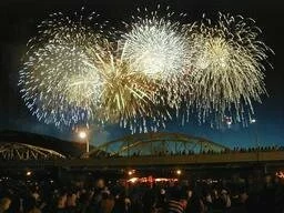 Fireworks (photography: Andrew Reeves)